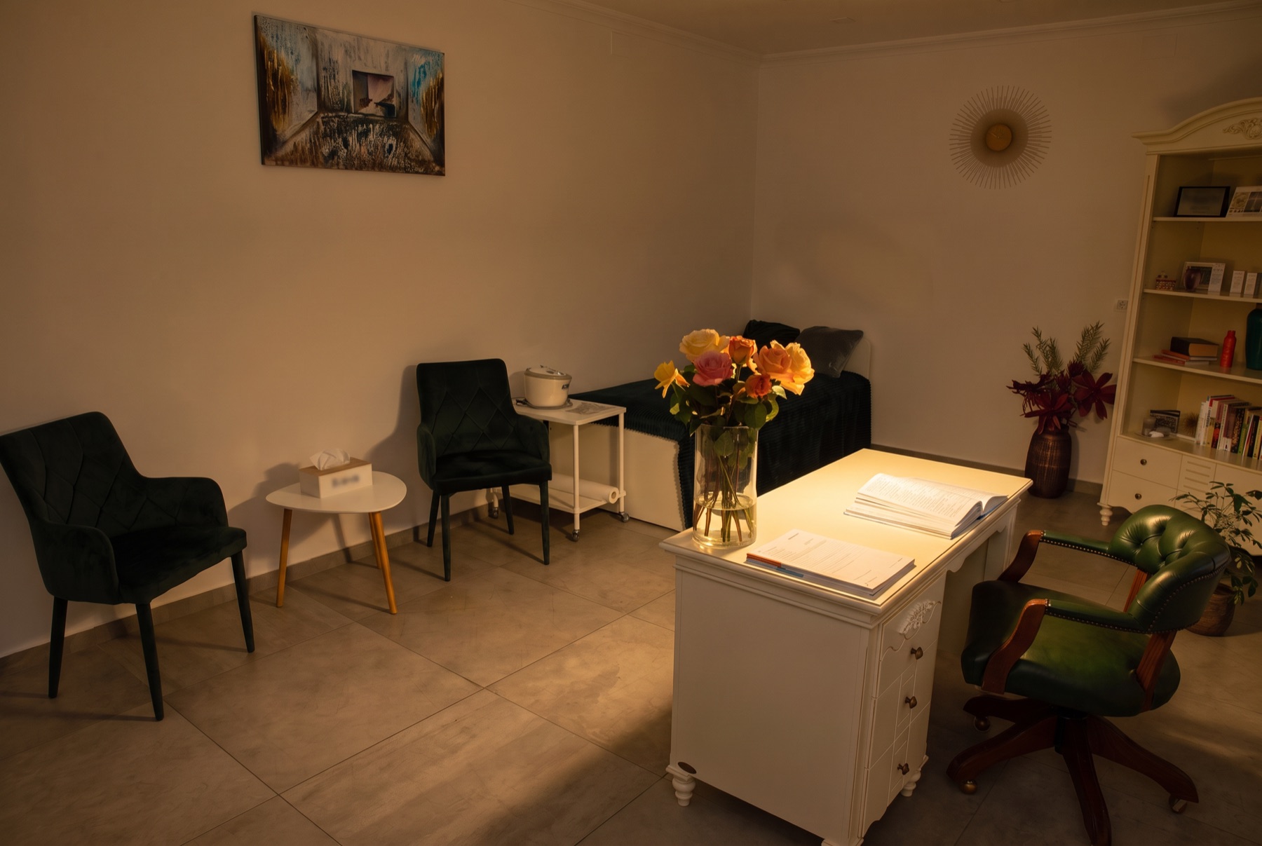 Cabinetul de consultație, Centrul Astraea Oradea